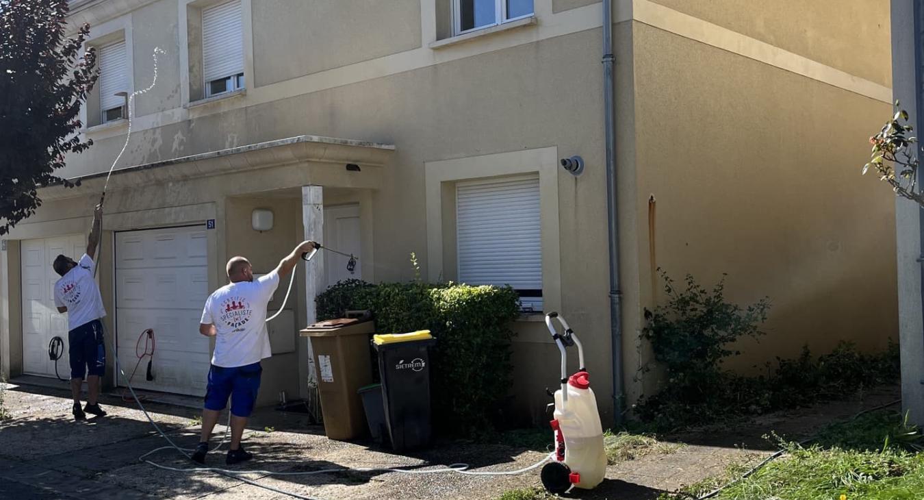 Nettoyage de toiture et façades